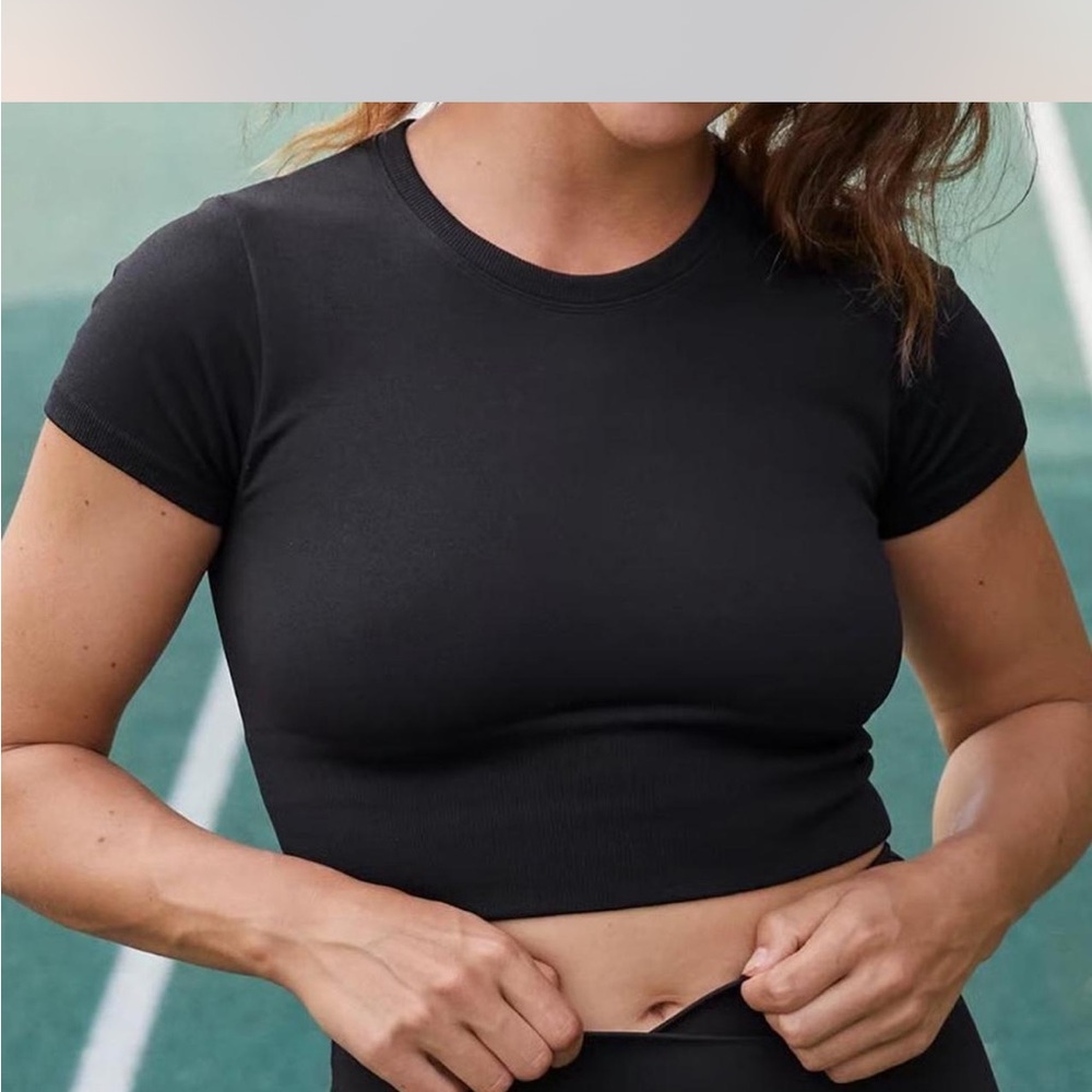 Aerie Offline Sidewalk Seamless Cropped Black T- Shirt XS